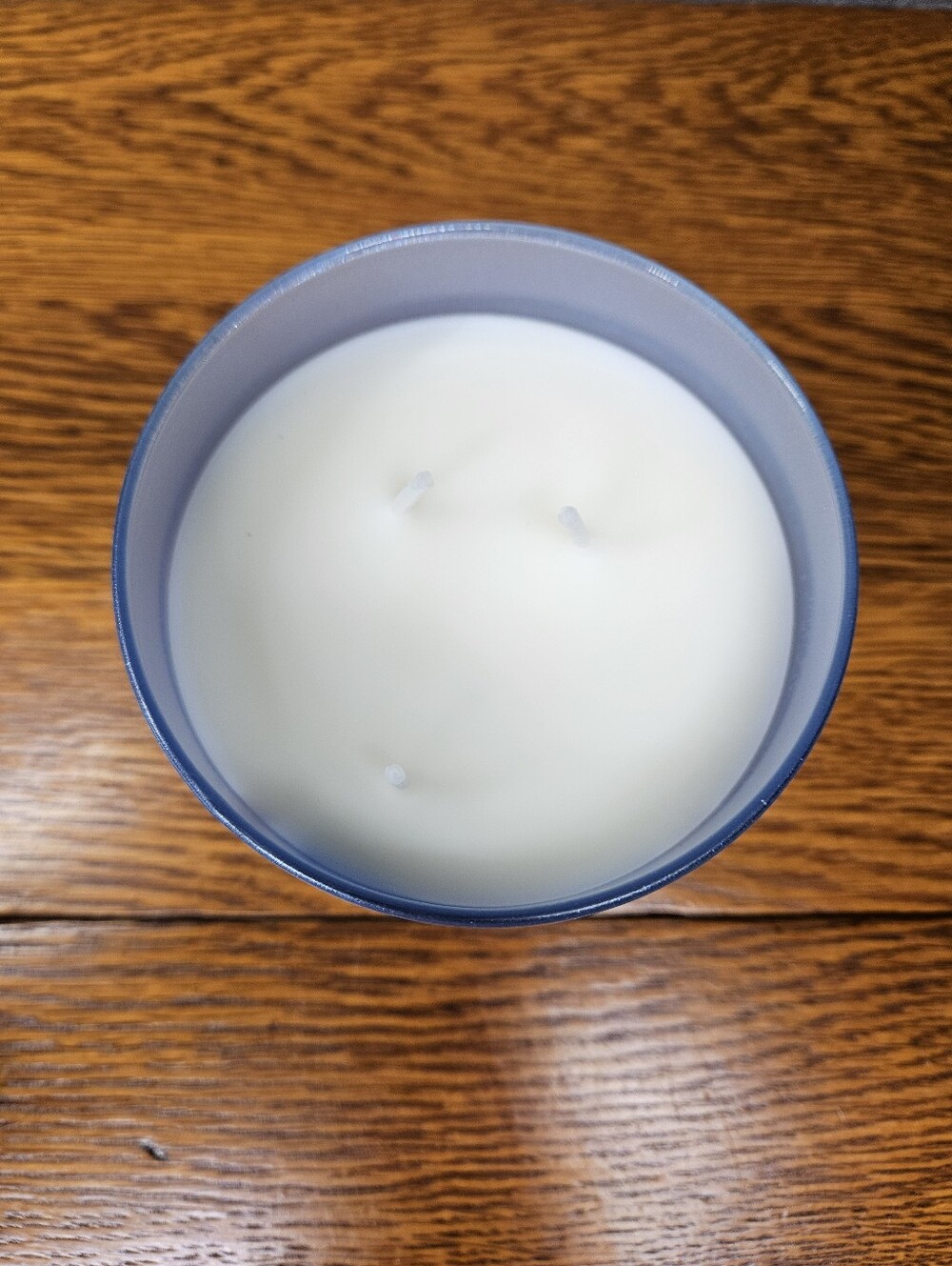 Bath & Body Works Cereal Milk Soft Serve 3-Wick Candle - Picture 2 of 3